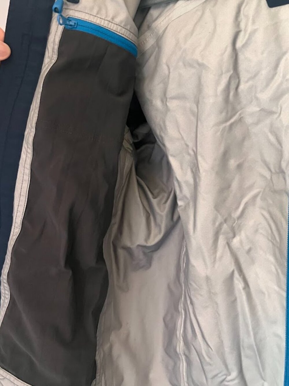 Mountain Hardwear Dry Q Rain Coat Shell - Picture 6 of 6